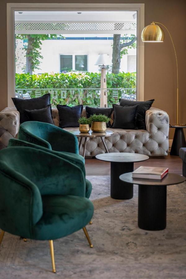 Hotel Maestrale Riccione Exteriör bild