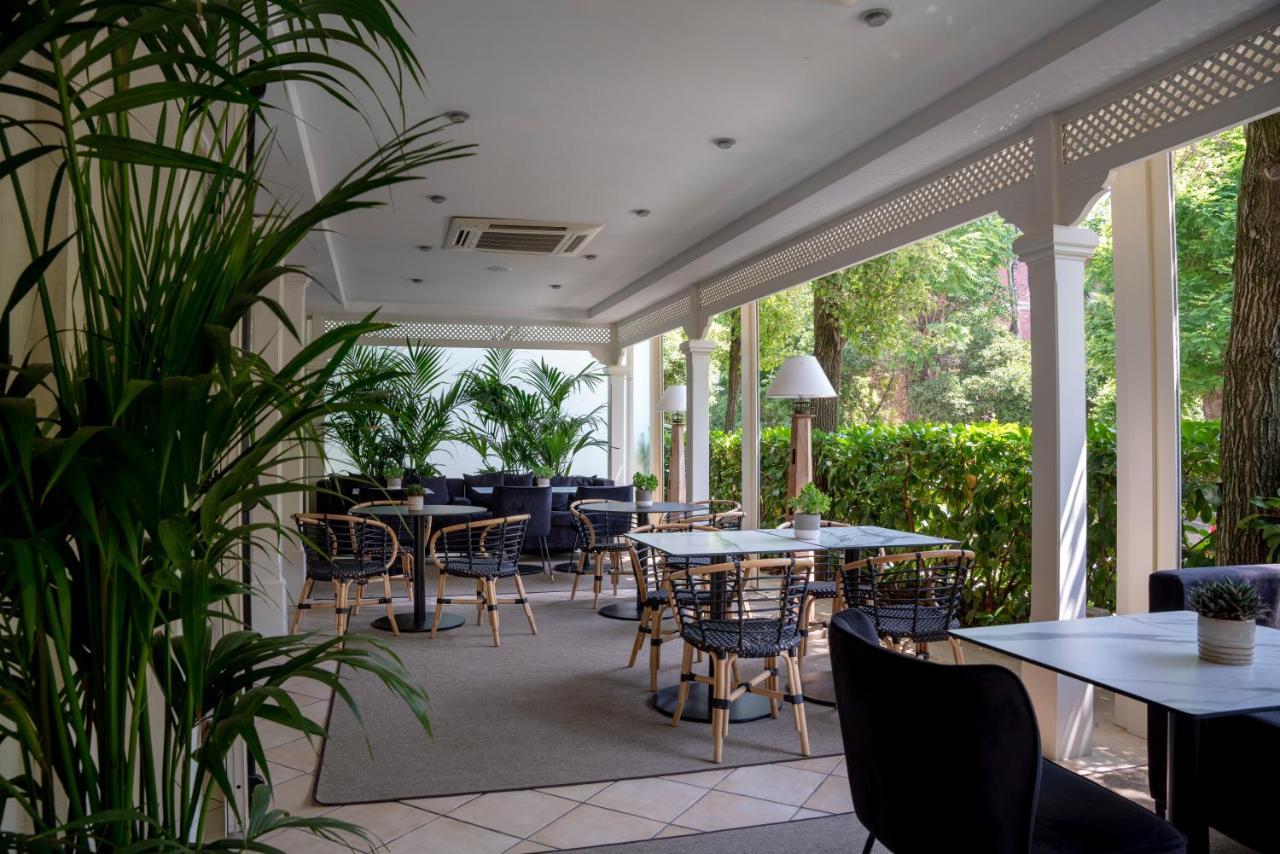 Hotel Maestrale Riccione Exteriör bild