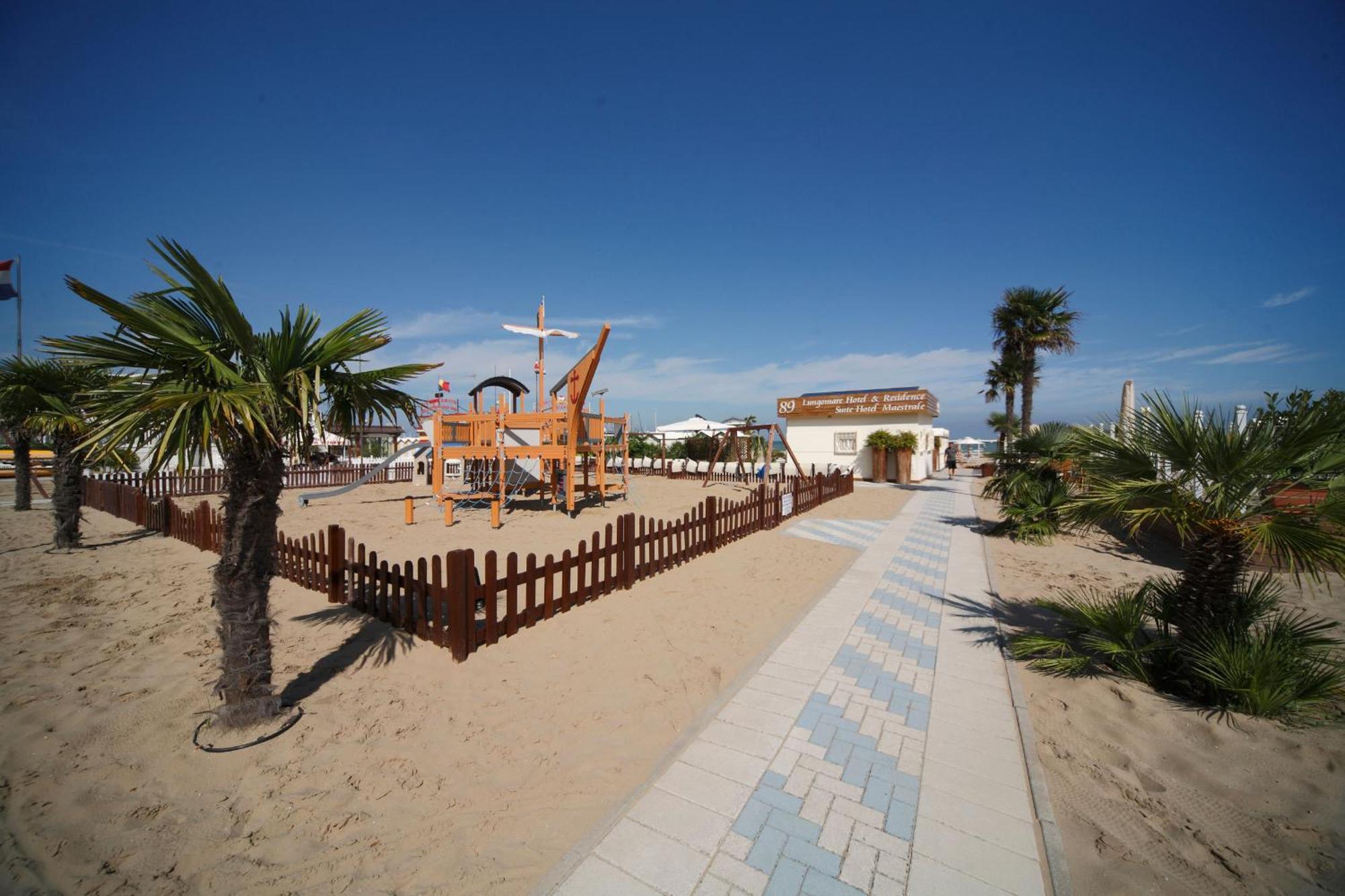 Hotel Maestrale Riccione Exteriör bild