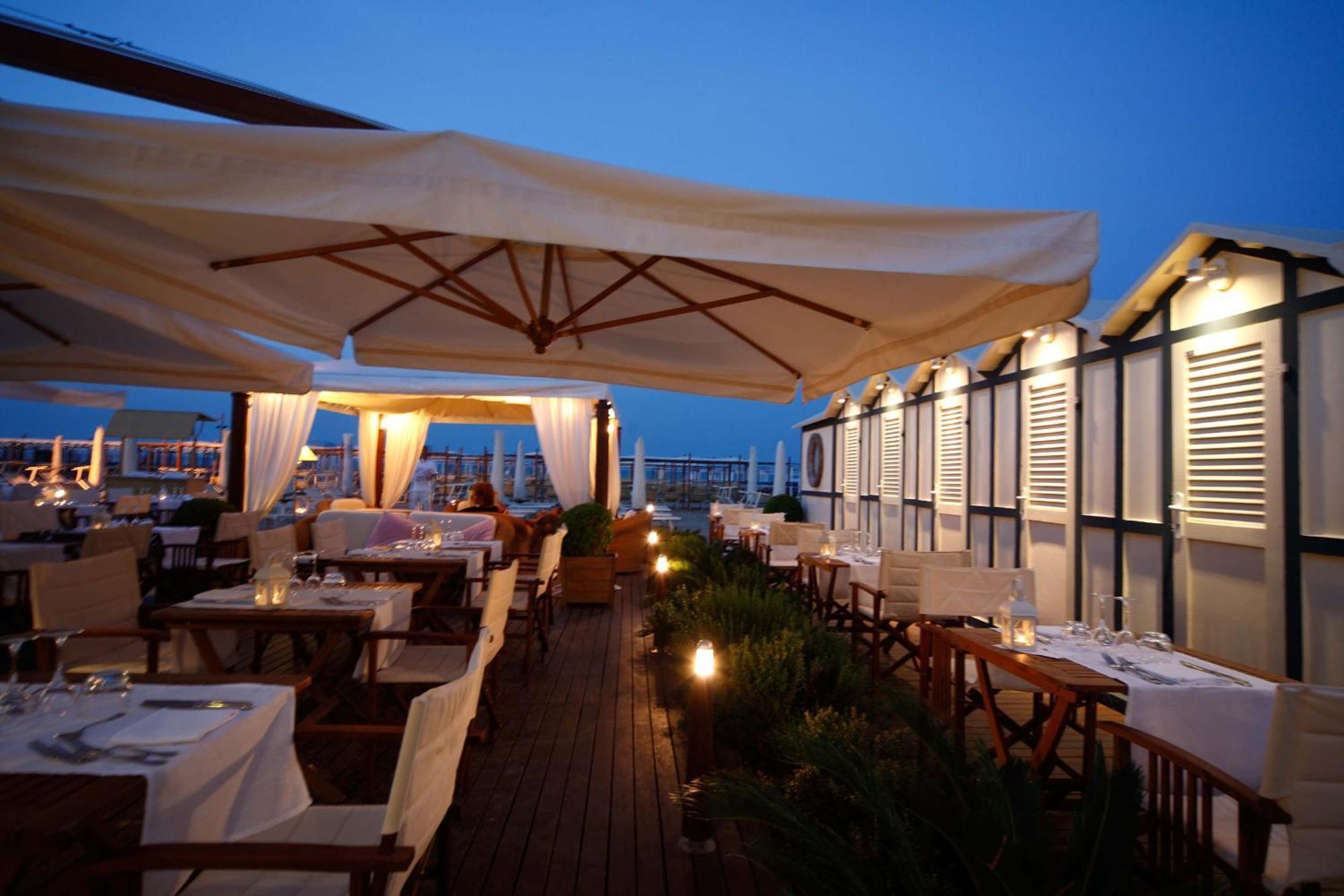 Hotel Maestrale Riccione Exteriör bild