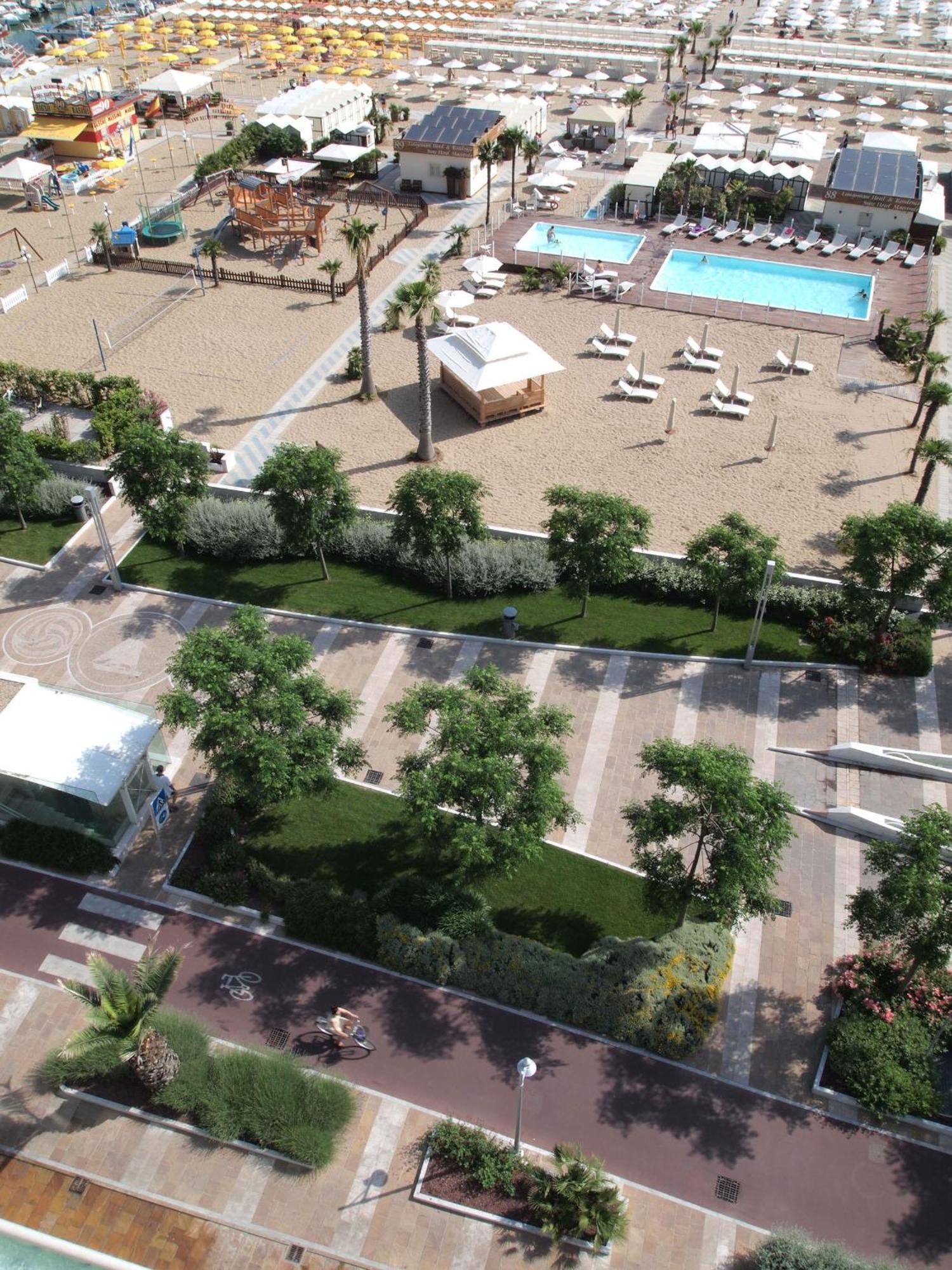 Hotel Maestrale Riccione Exteriör bild