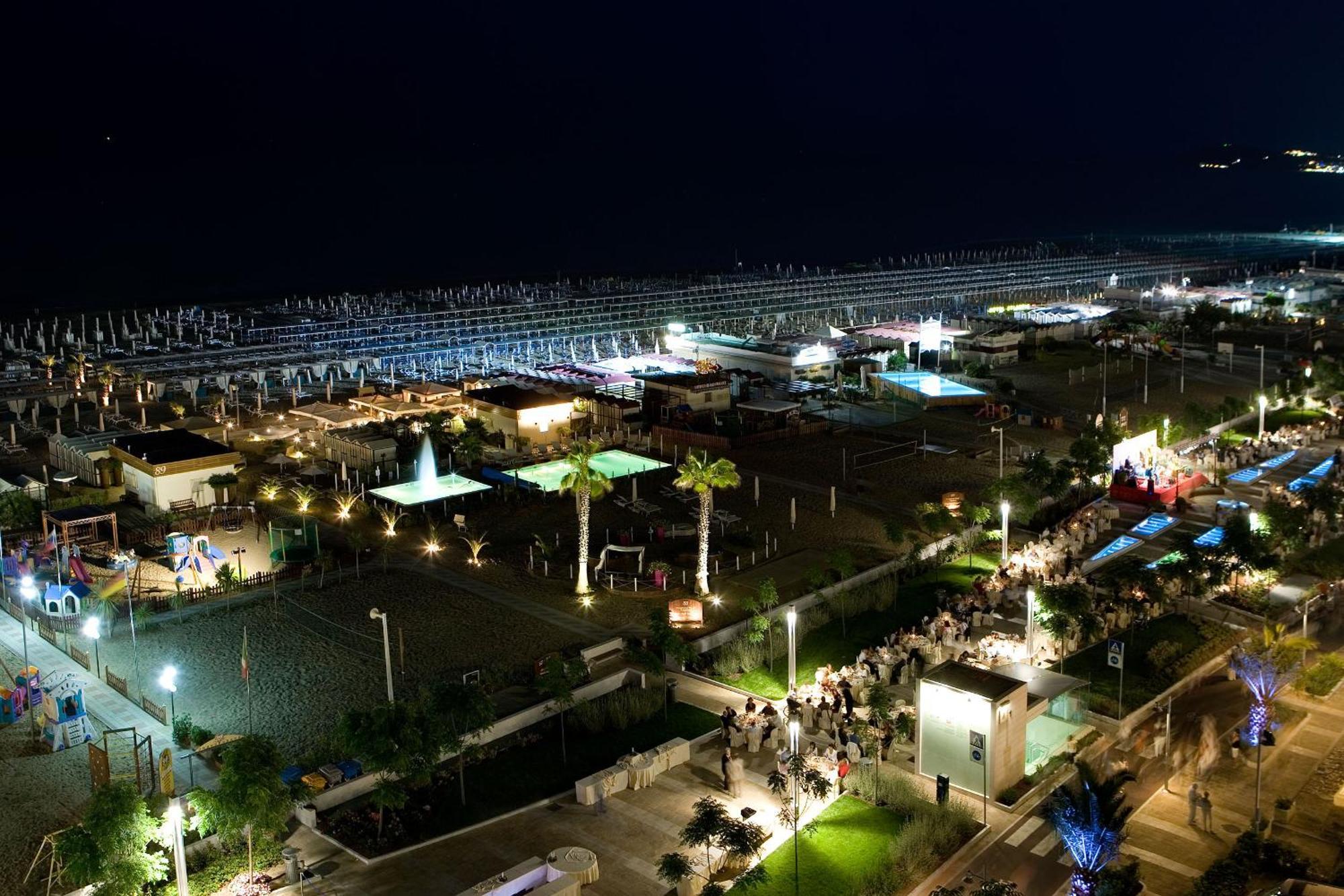 Hotel Maestrale Riccione Exteriör bild