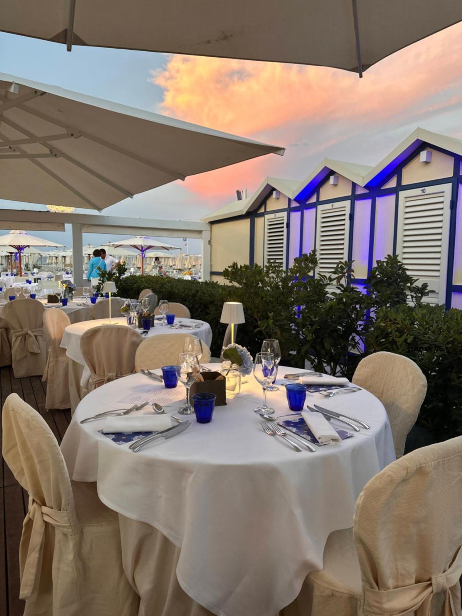 Hotel Maestrale Riccione Exteriör bild