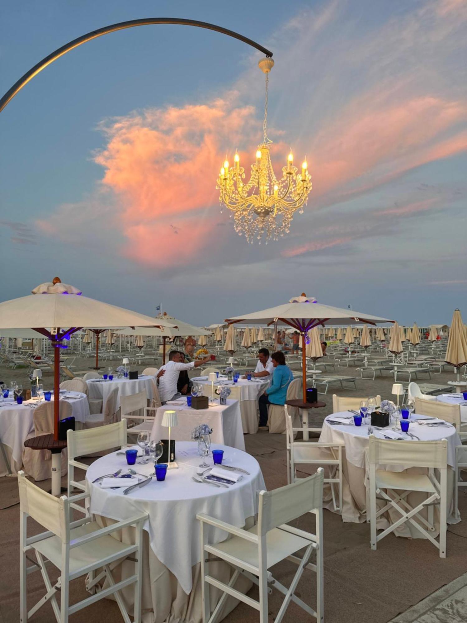 Hotel Maestrale Riccione Exteriör bild
