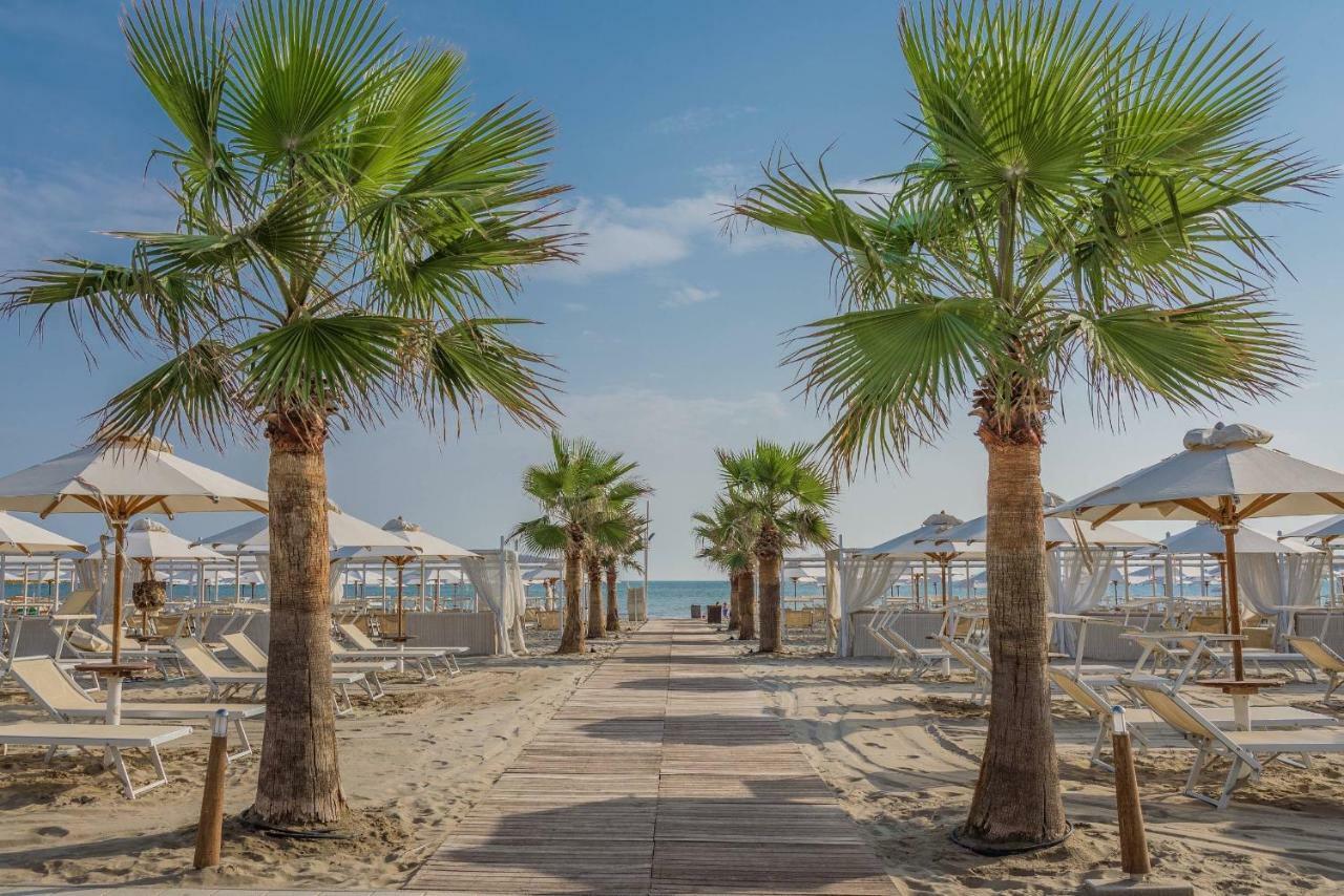 Hotel Maestrale Riccione Exteriör bild